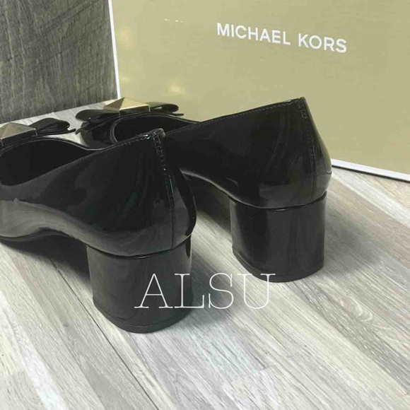 SANTA’S DEAL 🎄 Michael Kors Aliza Flex Mid Pump Patent Womens AUTHENTI Size 7.5 - Picture 8 of 8
